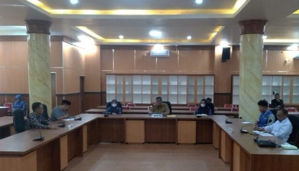 17일(현지시간) 인도네시아 찔레곤시와 롯데케미칼 인도네시아 자회사 'PT Lotte Chemical Indonesia(LCI)' 관계자 등이 참석한 가운데 청문회가 열리고 있다.  