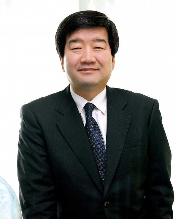  최평규 SNT그룹 회장.[사진=SNT그룹]