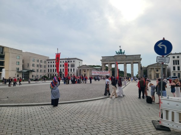 브란덴부르크 광장에서 낙태반대시위가 벌어지고 있다.[사진=이용웅 주필]