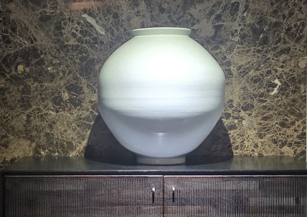 미강(美江) 노영재 사기장의 1000만원대 조선 백자대호. 사진=뉴스웨이브 배건율 기자