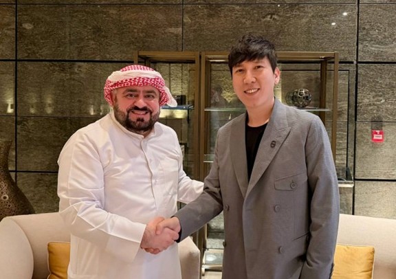 라쉬드 알 파루크 HiT 공동창업자(왼쪽)와 김서준 해시드 대표가 기념촬영을 하고 있다.[사진=해시드 제공]
